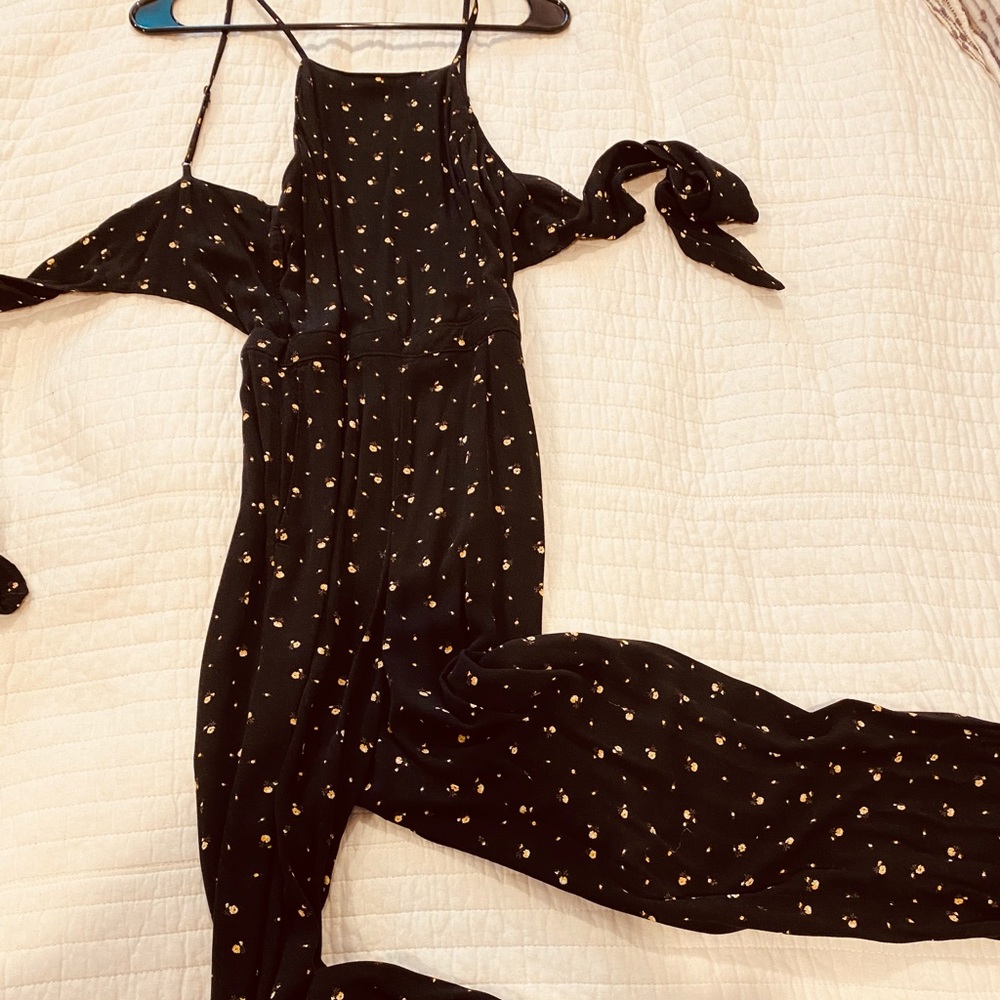 Abercrombie jumpsuit black sz xs